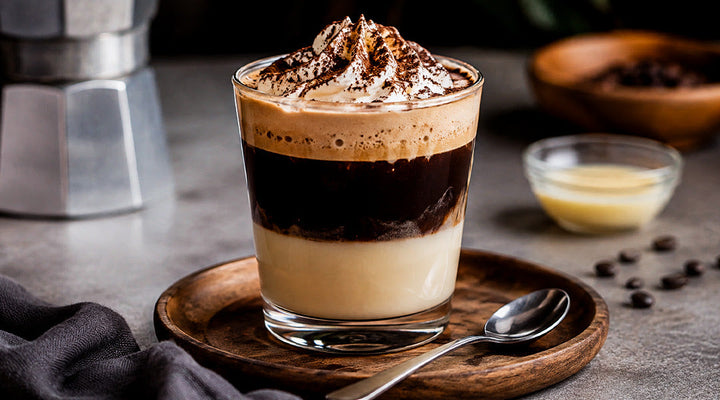 What is Café Bombón? Recipe, Taste, and Origin